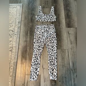 Fabletics active ware seat size large. Super cute!